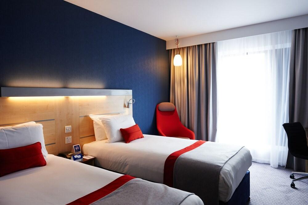 Holiday Inn Express Cheltenham Town Centre By Ihg Exterior foto
