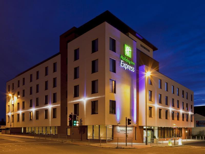 Holiday Inn Express Cheltenham Town Centre By Ihg Exterior foto