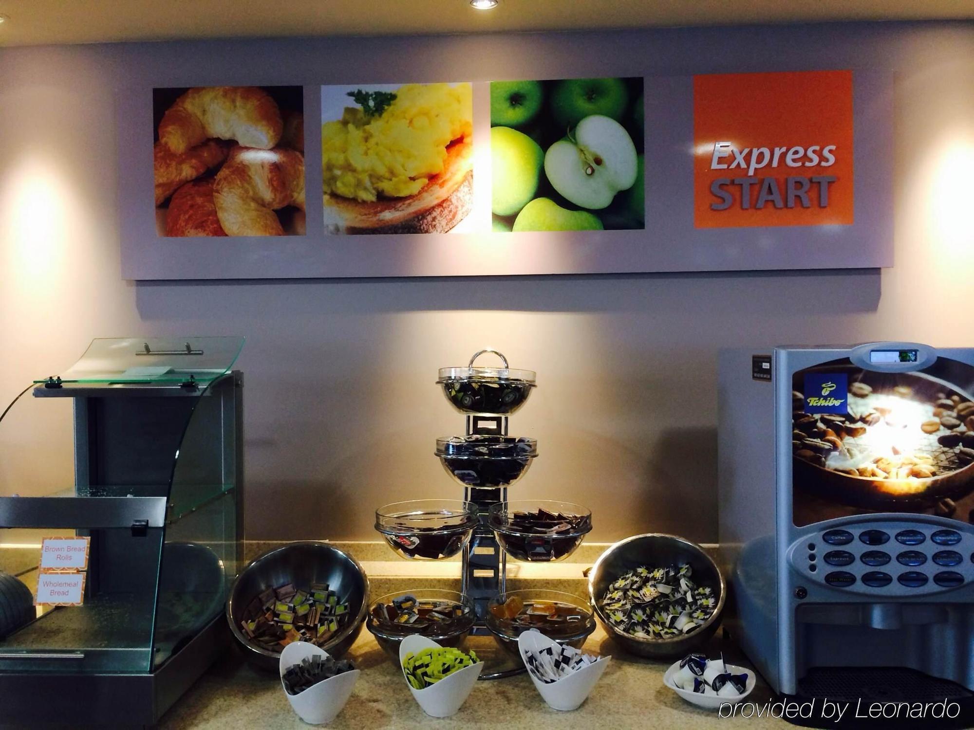 Holiday Inn Express Cheltenham Town Centre By Ihg Exterior foto