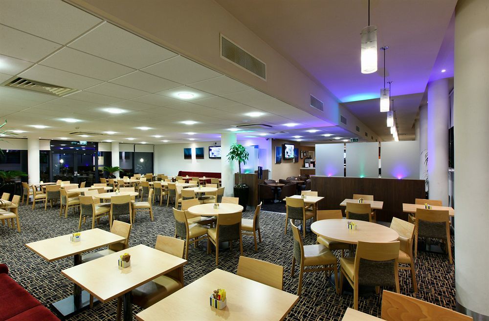 Holiday Inn Express Cheltenham Town Centre By Ihg Exterior foto