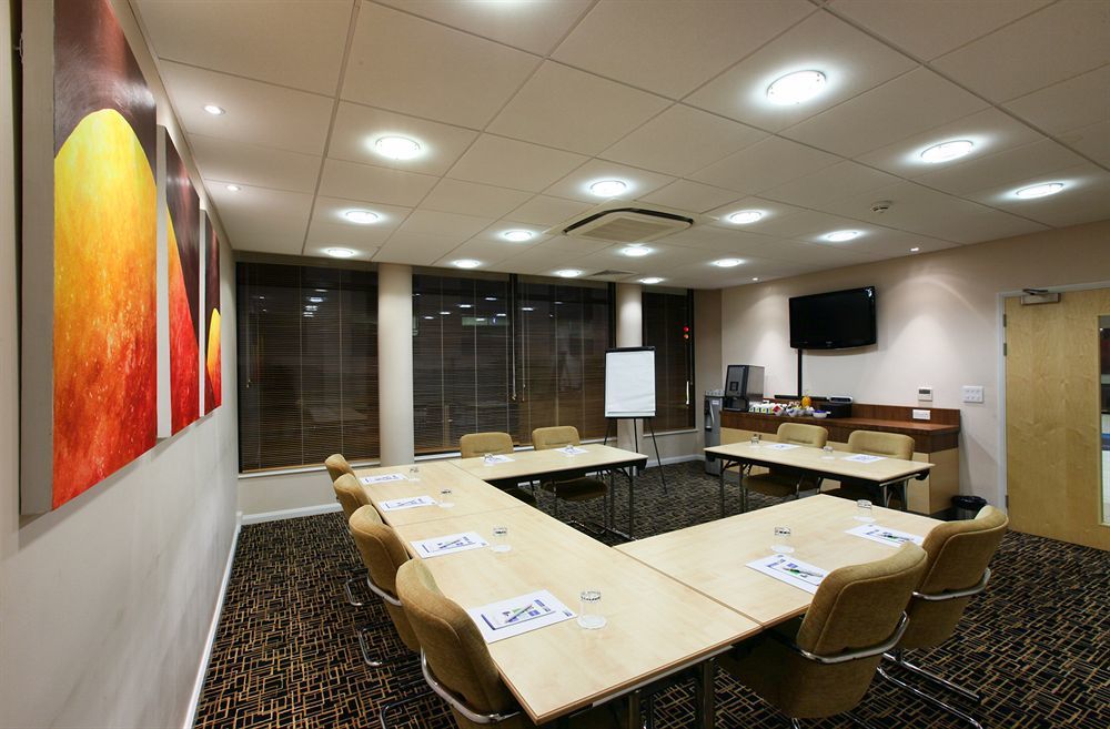 Holiday Inn Express Cheltenham Town Centre By Ihg Exterior foto